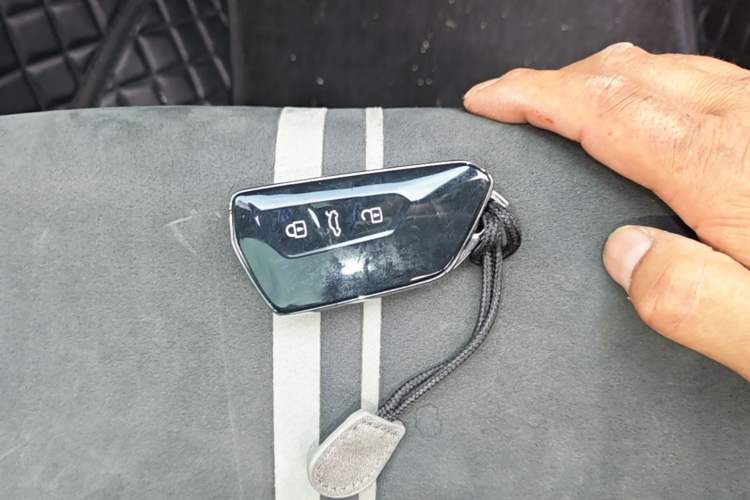 Used Volkswagen Golf 2021 280TSI DSG 30th Anniversary Edition Vehicle Key