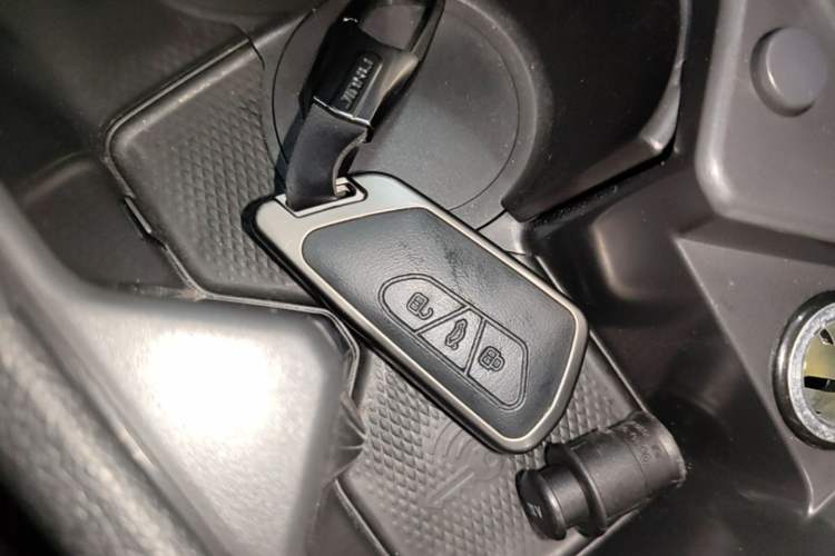 Used Volkswagen Golf 2021 200TSI DSG Pro Vehicle Key