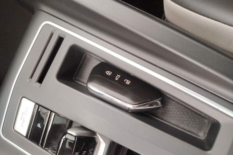 Used Volkswagen Golf 2021 280TSI DSG Pro Vehicle Key