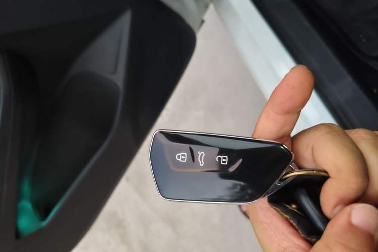 Used Volkswagen Golf 2021 280TSI DSG 30th Anniversary Edition Vehicle Key