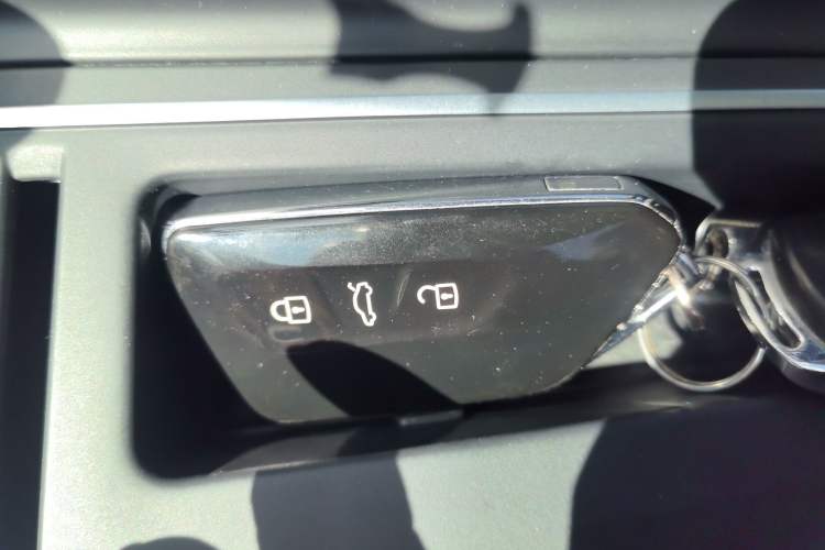 Used Volkswagen Golf 2021 280TSI DSG 30th Anniversary Edition Vehicle Key