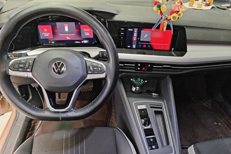 Used Volkswagen Golf 2021 280TSI DSG Pro Center Console