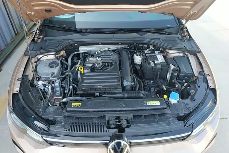 Used Volkswagen Golf 2021 280TSI DSG R-Line Engine Bay