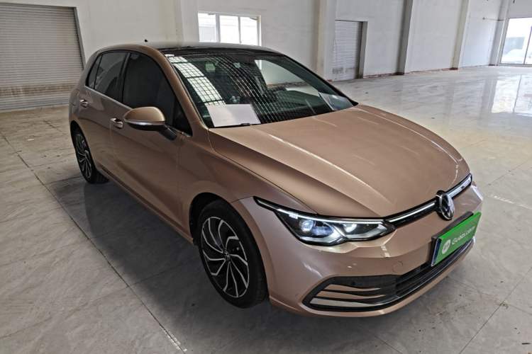 Used Volkswagen Golf 2021 280TSI DSG Pro Front Right 45 Deg