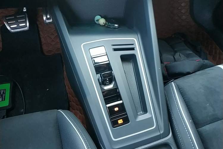 Used Volkswagen Golf 2021 280TSI DSG R-Line Gear Lever