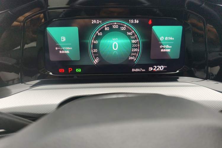 Used Volkswagen Golf 2021 280TSI DSG Pro Odometer Close Up