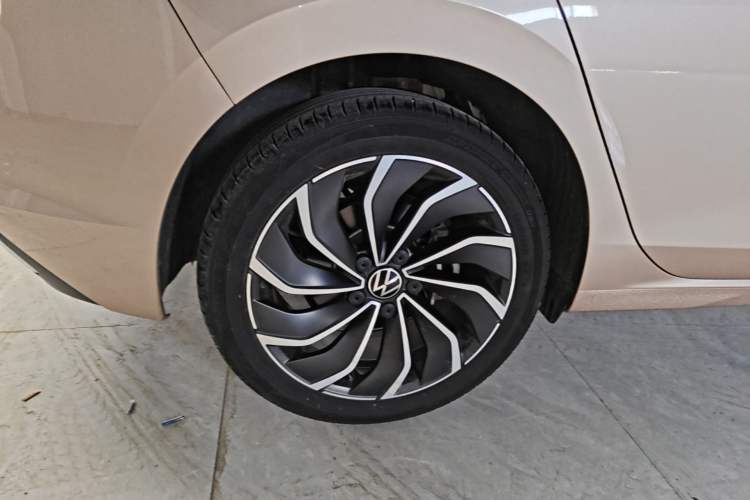 Used Volkswagen Golf 2021 280TSI DSG Pro Right Rear Wheel Hub