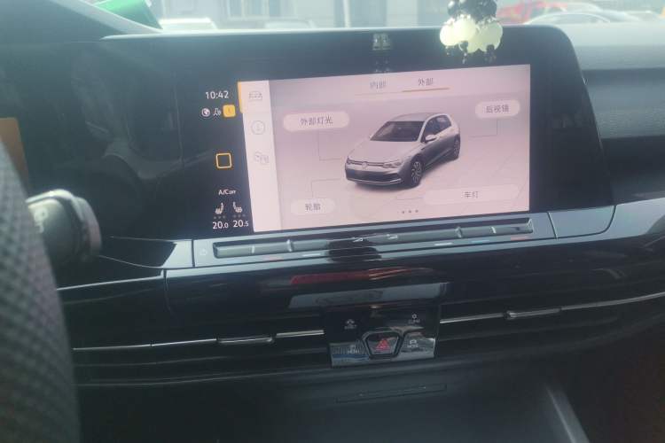 Used Volkswagen Golf 2023 Facelift 280TSI DSG R-Line Lite Audio And AC Panel