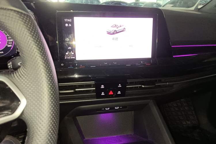 Used Volkswagen Golf 2023 Facelift 280TSI DSG R-Line Lite Audio And AC Panel