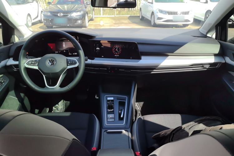 Used Volkswagen Golf 2023 280TSI DSG Pro Center Console
