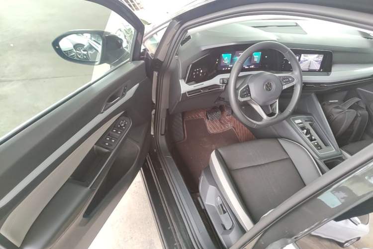 Used Volkswagen Golf 2023 Facelift 280TSI DSG Pro Driver Seat