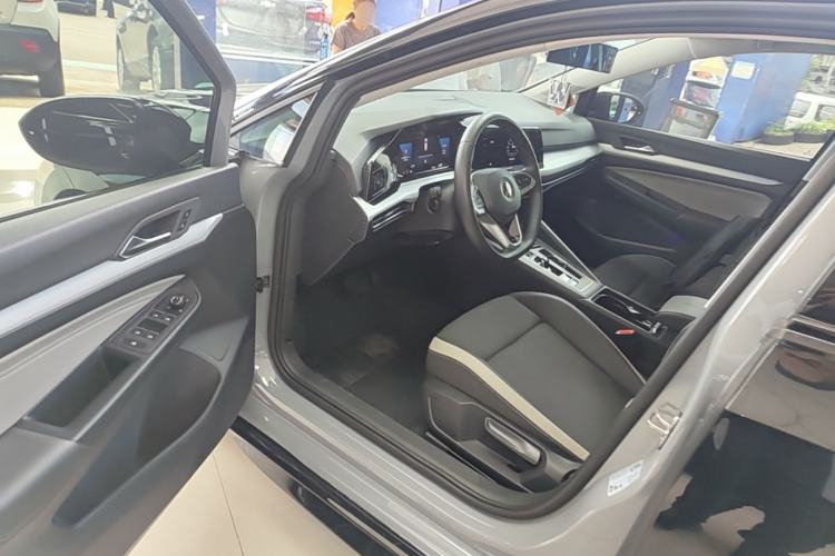 Used Volkswagen Golf 2023 280TSI DSG Pro Driver Seat