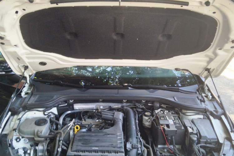 Used Volkswagen Golf 2023 280TSI DSG R-Line Lite Engine Bay