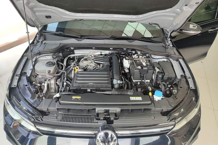Used Volkswagen Golf 2023 280TSI DSG Pro Engine Bay
