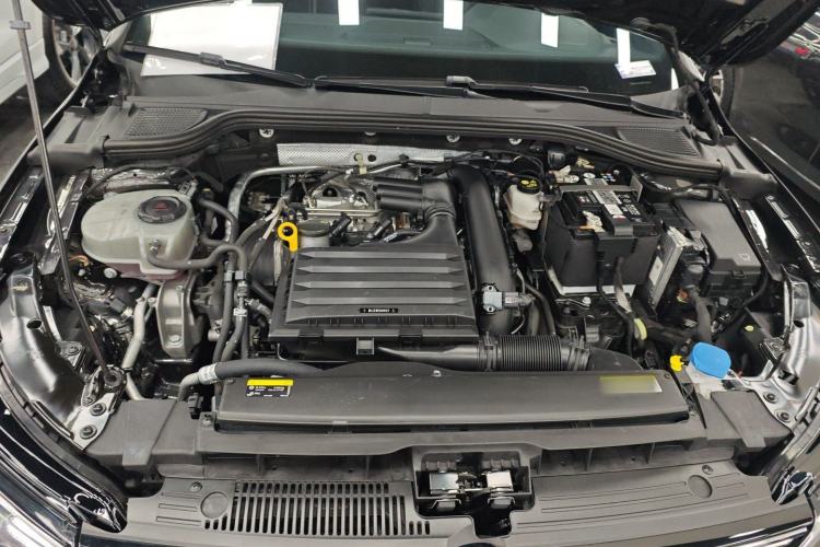Used Volkswagen Golf 2023 Facelift 280TSI DSG R-Line Lite Engine Bay