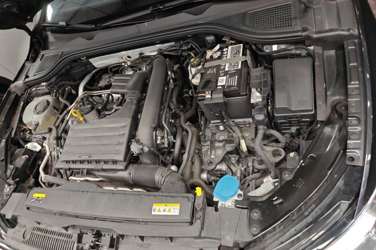 Used Volkswagen Golf 2023 Facelift 280TSI DSG R-Line Lite Engine Bay