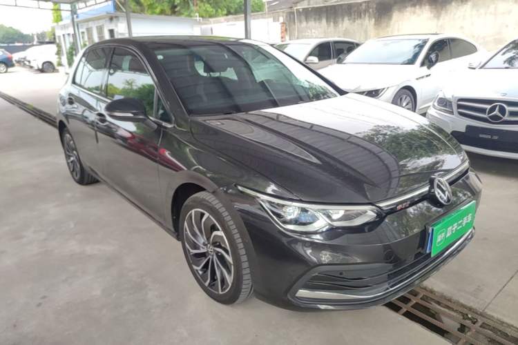 Used Volkswagen Golf 2023 Facelift 280TSI DSG Pro Front Right 45 Deg