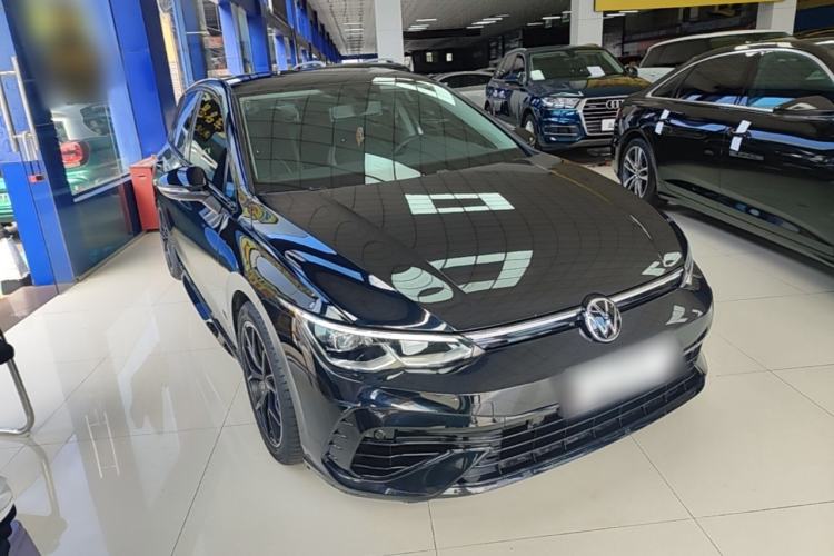 Used Volkswagen Golf 2023 280TSI DSG Pro Front Right 45 Deg
