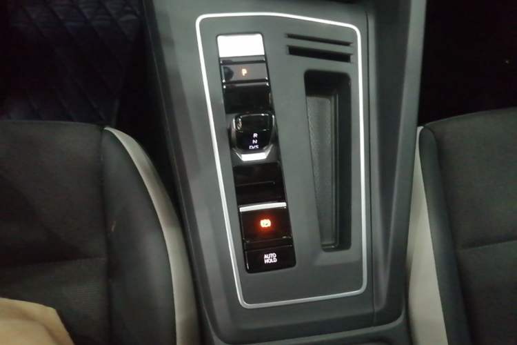 Used Volkswagen Golf 2023 Facelift 280TSI DSG Pro Gear Lever