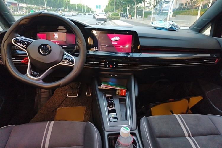 Used Volkswagen Golf 2023 280TSI DSG R-Line Lite Interior 2