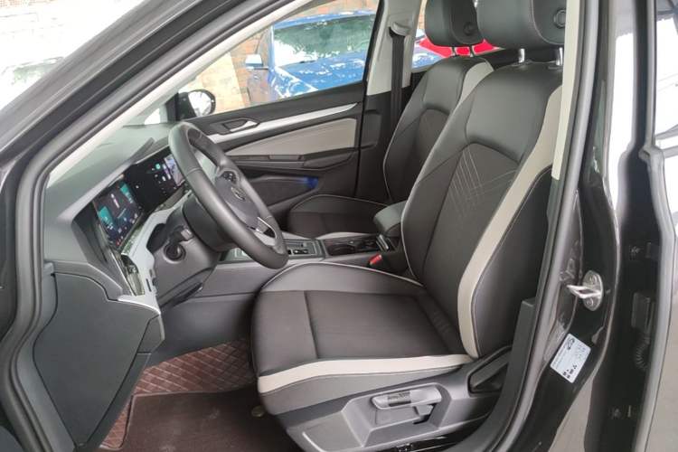 Used Volkswagen Golf 2023 Facelift 280TSI DSG Pro Left Front Seat