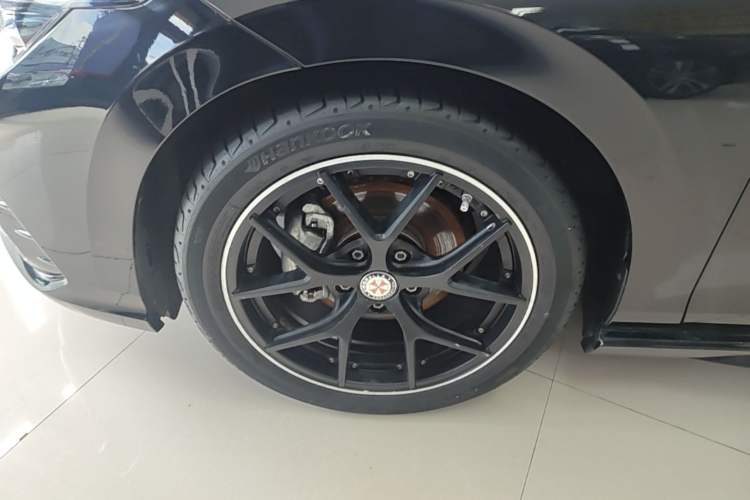 Used Volkswagen Golf 2023 280TSI DSG Pro Left Front Wheel Hub
