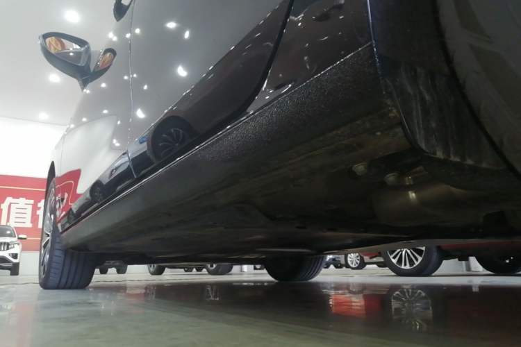 Used Volkswagen Golf 2023 Facelift 280TSI DSG Pro Left Side Sill