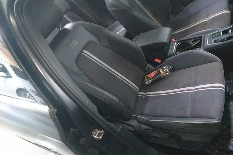 Used Volkswagen Golf 2023 280TSI DSG R-Line Lite Right Front Seat