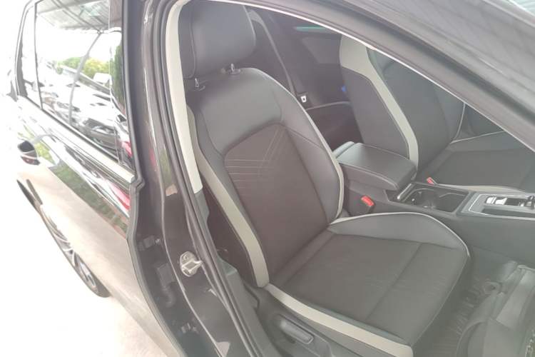 Used Volkswagen Golf 2023 Facelift 280TSI DSG Pro Right Front Seat