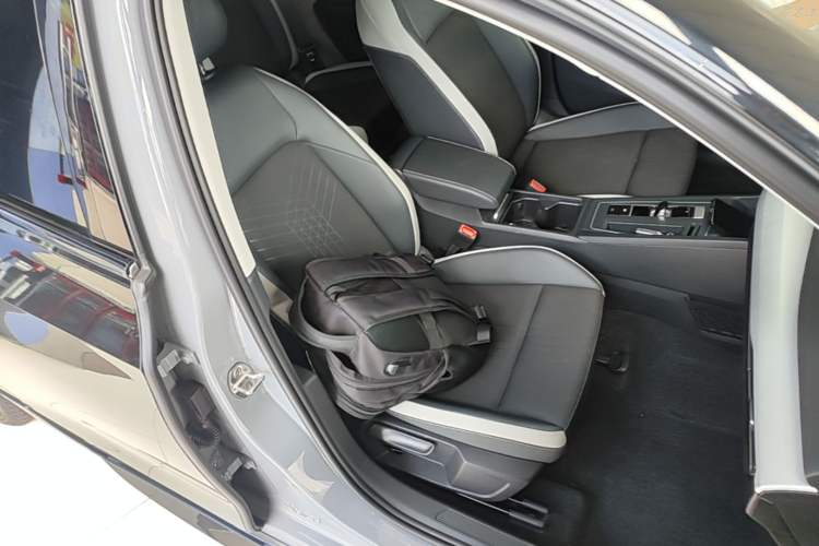 Used Volkswagen Golf 2023 280TSI DSG Pro Right Front Seat