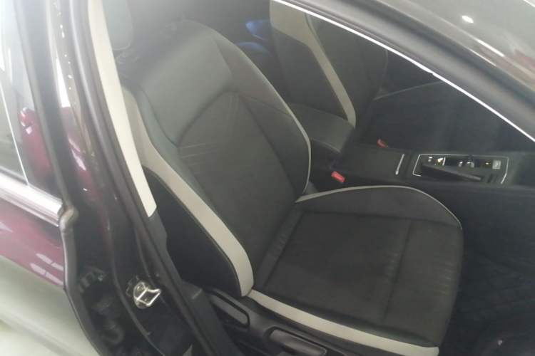 Used Volkswagen Golf 2023 Facelift 280TSI DSG Pro Right Front Seat