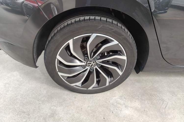 Used Volkswagen Golf 2023 Facelift 280TSI DSG Pro Right Rear Wheel Hub