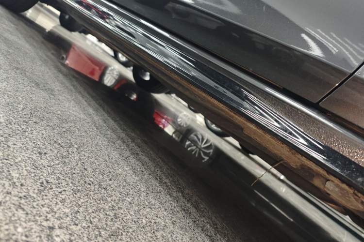 Used Volkswagen Golf 2023 Facelift 280TSI DSG R-Line Lite Right Side Sill
