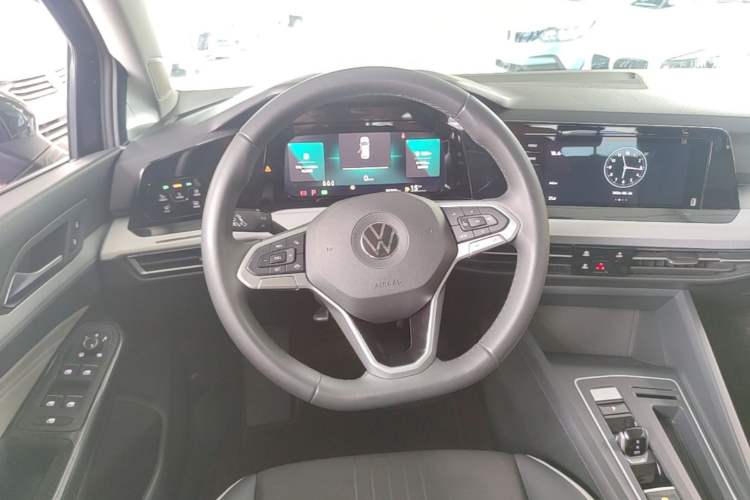 Used Volkswagen Golf 2023 Facelift 280TSI DSG Pro Steering Wheel