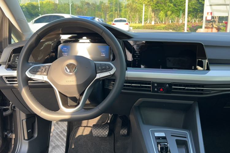 Used Volkswagen Golf 2023 Facelift 280TSI DSG Pro Steering Wheel