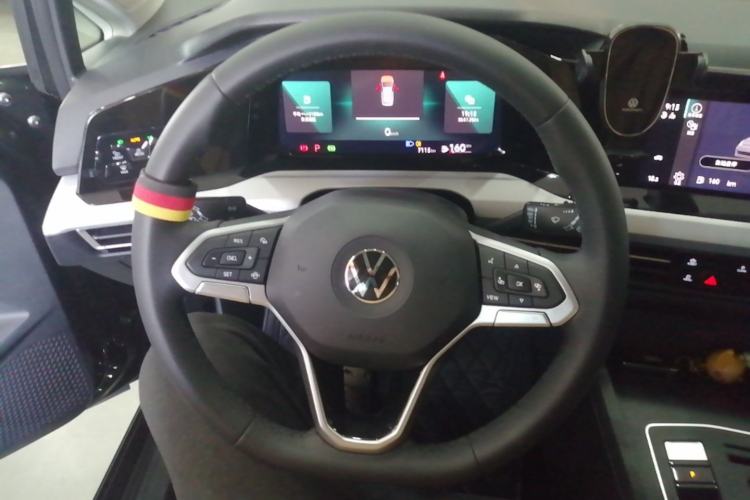 Used Volkswagen Golf 2023 Facelift 280TSI DSG Pro Steering Wheel