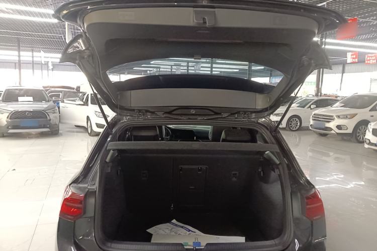 Used Volkswagen Golf 2023 Facelift 280TSI DSG R-Line Lite Trunk