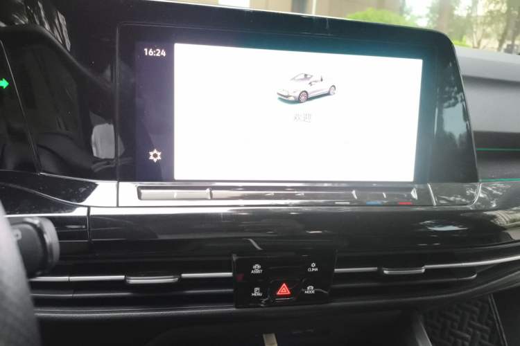 Used Volkswagen Golf 2023 280TSI DSG R-Line Lite Audio And AC Panel