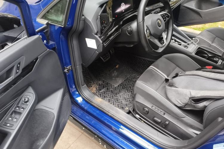 Used Volkswagen Golf 2023 280TSI DSG R-Line Lite Driver Seat