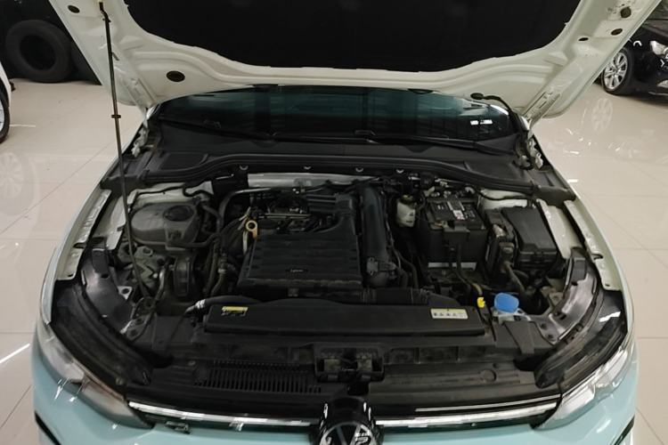 Used Volkswagen Golf 2023 Facelift 280TSI DSG R-Line Lite Engine Bay