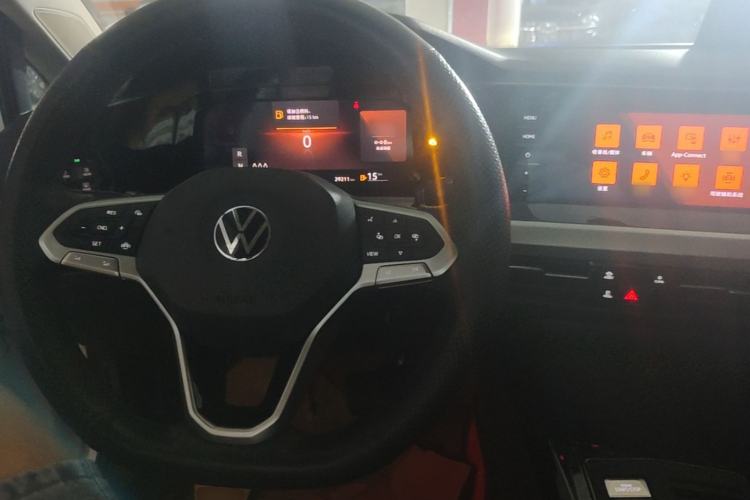 Used Volkswagen Golf 2023 Revised Version 200TSI DSG Pro Center Console