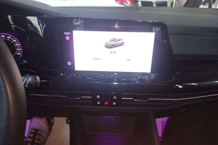 Used Volkswagen Golf 2023 Facelift 280TSI DSG R-Line Audio And AC Panel