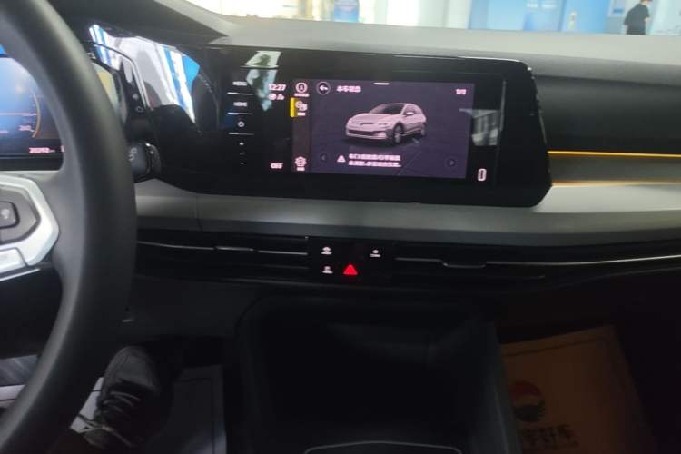 Used Volkswagen Golf 2023 Facelift 280TSI DSG Pro Audio And AC Panel