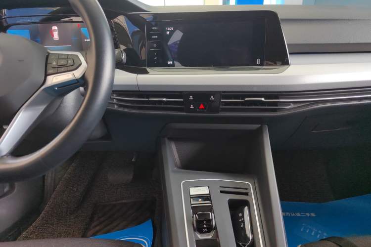 Used Volkswagen Golf 2023 Facelift 280TSI DSG Pro Audio And AC Panel