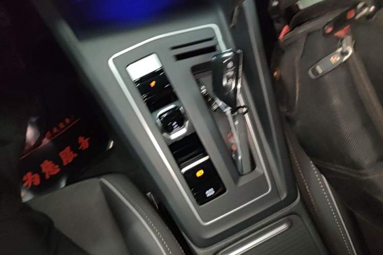 Used Volkswagen Golf 2023 Facelift 280TSI DSG R-Line Lite Audio And AC Panel