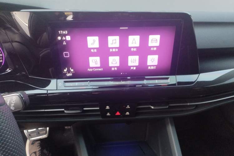 Used Volkswagen Golf 2023 280TSI DSG R-Line 20th Anniversary Edition Audio And AC Panel