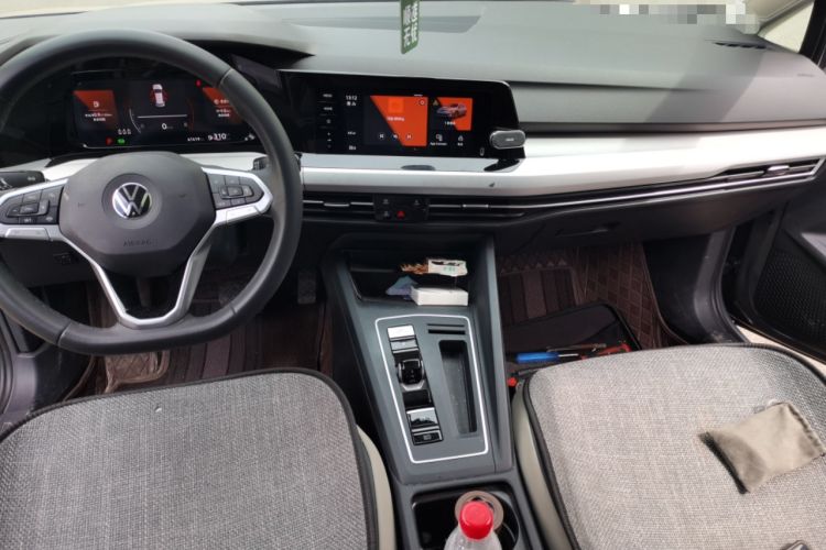 Used Volkswagen Golf 2023 Facelift 280TSI DSG Pro Center Console