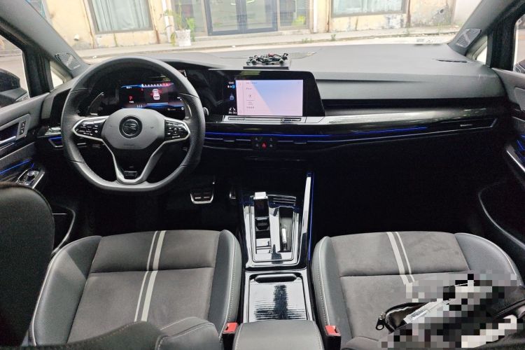 Used Volkswagen Golf 2023 280TSI DSG R-Line Lite Center Console