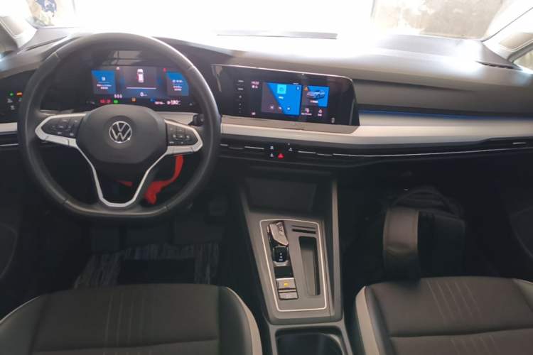 Used Volkswagen Golf 2023 280TSI DSG Pro Center Console