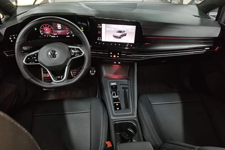 Used Volkswagen Golf 2023 280TSI DSG R-Line Lite Center Console